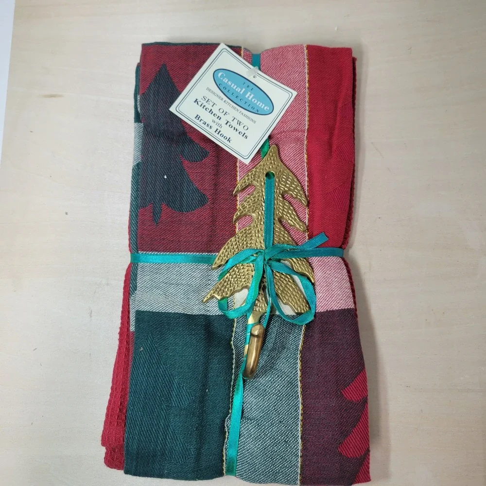 Casual Home‎ Christmas Kitchen Towel Set of 2 Buffalo Plaid Tree Hook New